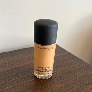 MAC studio fix fluid foundation